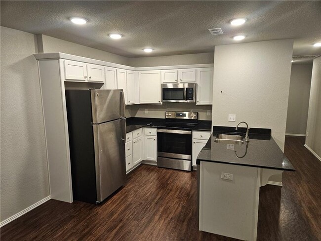 Building Photo - 2483 N Brophy Ave
