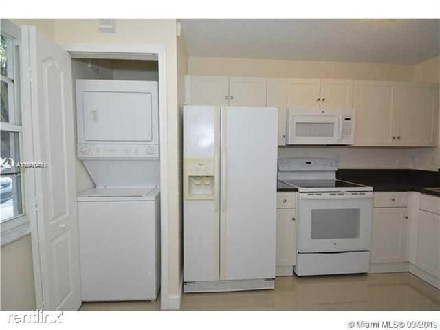 Building Photo - 2 br, 1 bath Apartment - BONITA VILLAS CONDO
