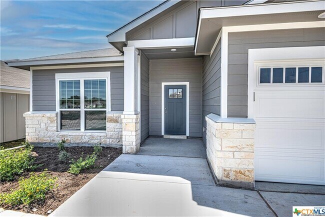 Building Photo - 625 Gingham Trl