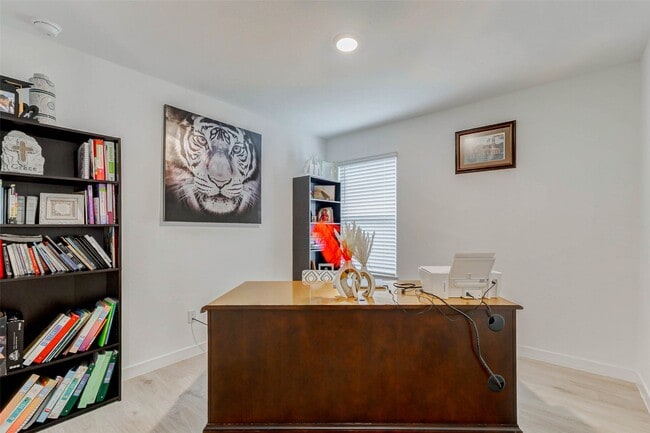 Foto del edificio - 3119 Langley Bnd Ln