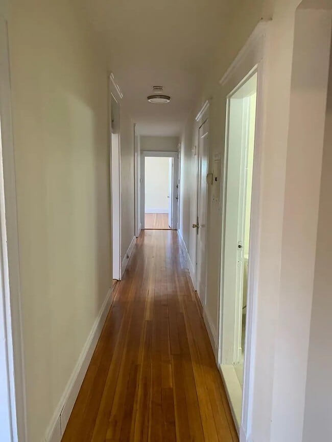 Building Photo - 15 Barrows St