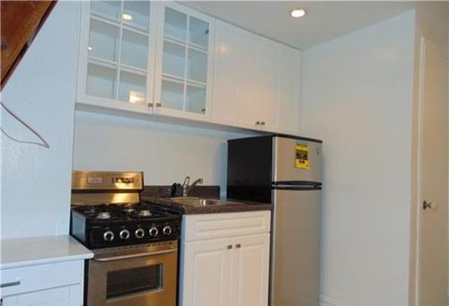 Building Photo - 405 E 83rd St