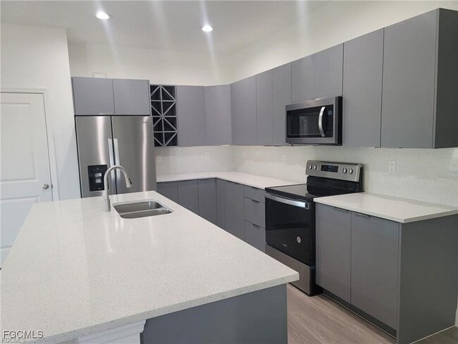 Building Photo - 5008 Idaho Ln