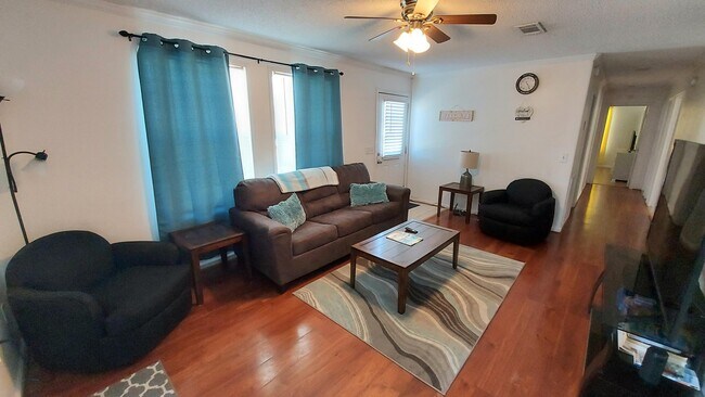 Foto del edificio - 1401 W 9th St