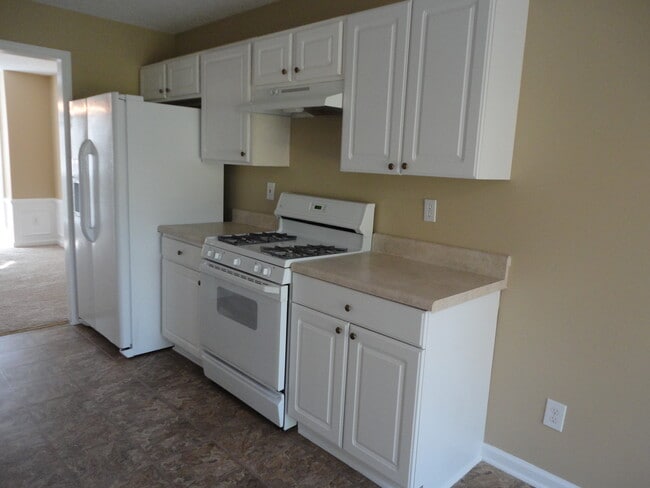 Building Photo - 3206 Claybrooke Dr NE