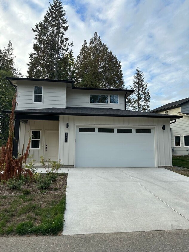 Foto principal - 3 Bedroom, 2.5 Bath in Blaine in Newer Nei...