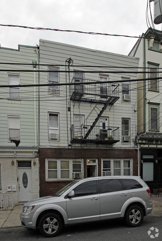 Primary Photo - 125 Brunswick St
