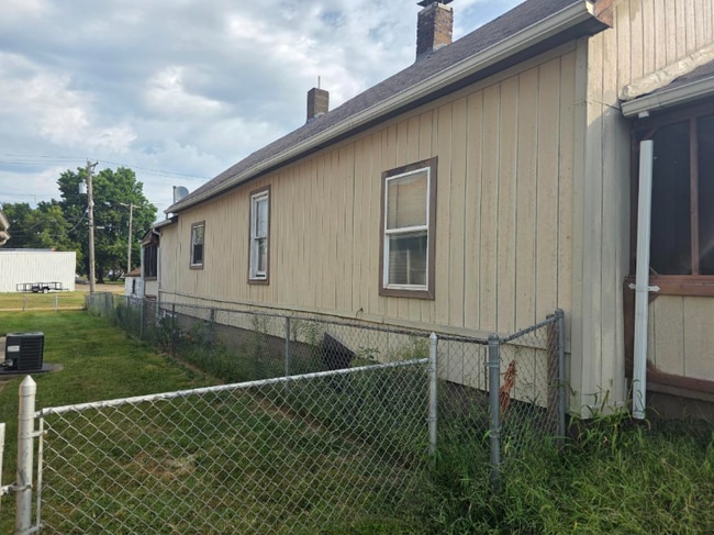 Photo - 2504A Denver St House