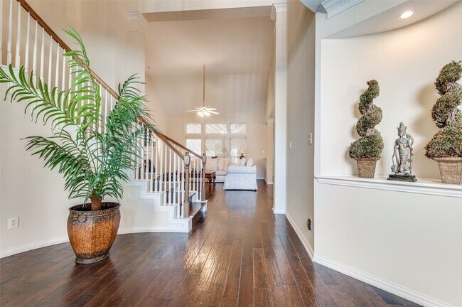 Foto del edificio - 928 Hidden Hollow Ct