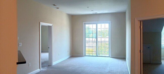 Building Photo - 2 bedroom/2 bathroom- Bennington on the Park