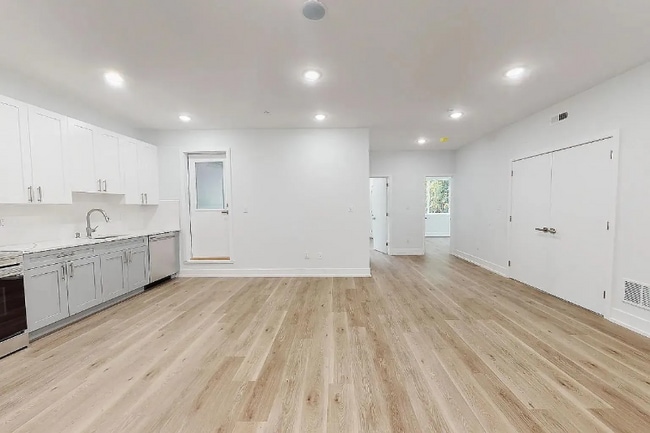 Photo - 1726 W Susquehanna Ave Apartment