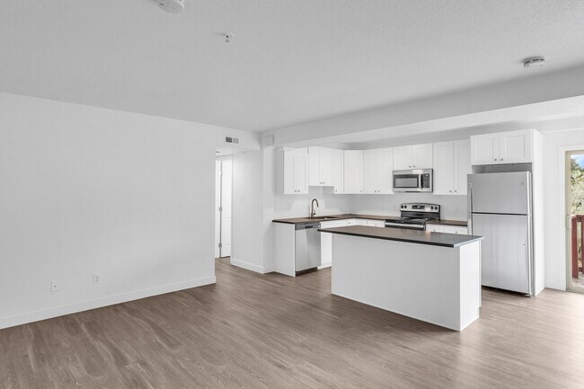 Building Photo - Currently getting renovated three-bedroom ...