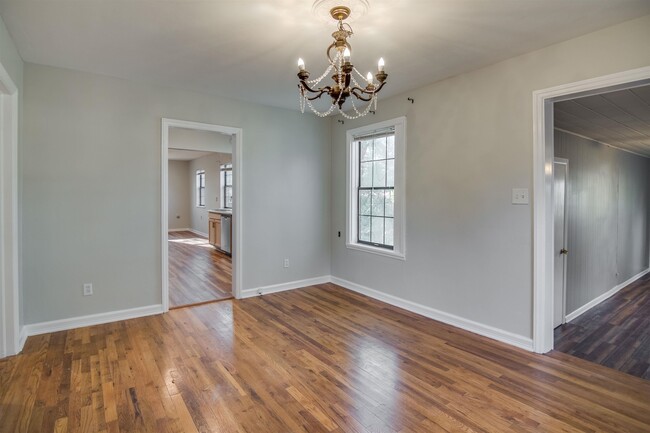Foto del edificio - 2148 Charter Oak Dr
