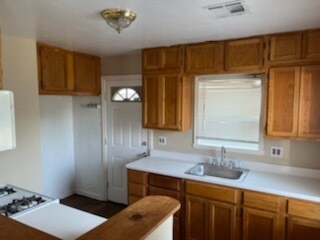 Foto del edificio - 1115 N Redbud Dr