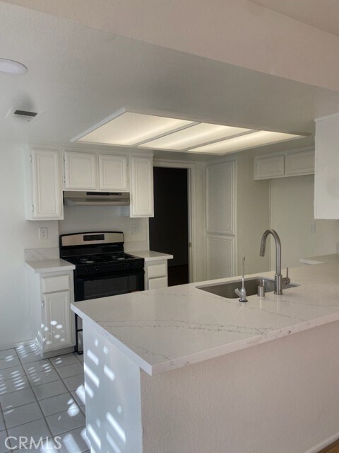 Foto del edificio - 6611 Kern Pl