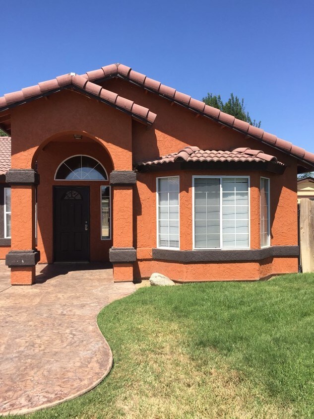Primary Photo - 377 Riviera Dr