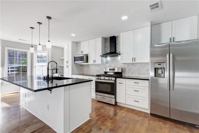 Foto del edificio - 3226 Liberty Commons Dr NW