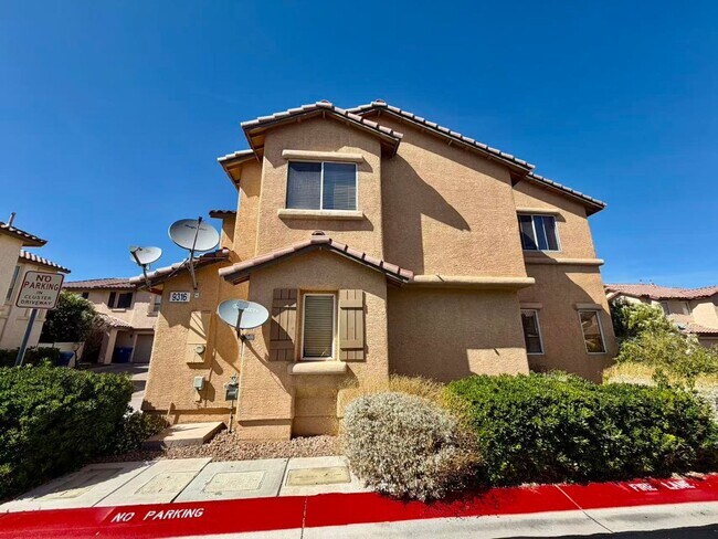Building Photo - 9316 Pyrope Ct
