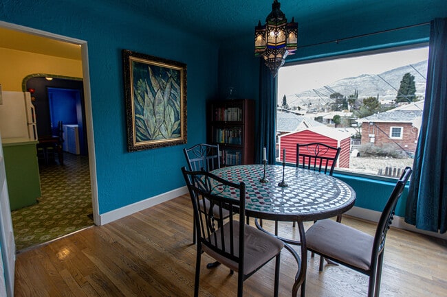 Building Photo - 2816 Silver Ave