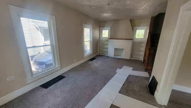 Building Photo - 699 Noble Ave