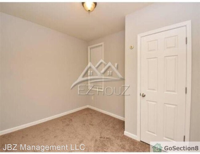 Building Photo - 1421 Clarkview Rd
