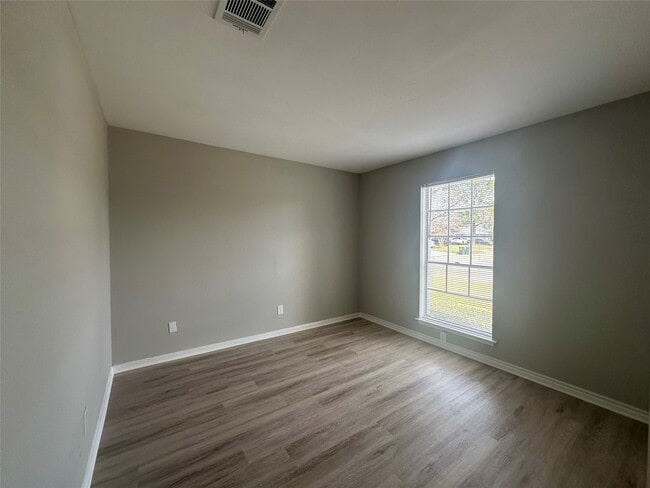 Building Photo - 4802 Hannas Reef Dr