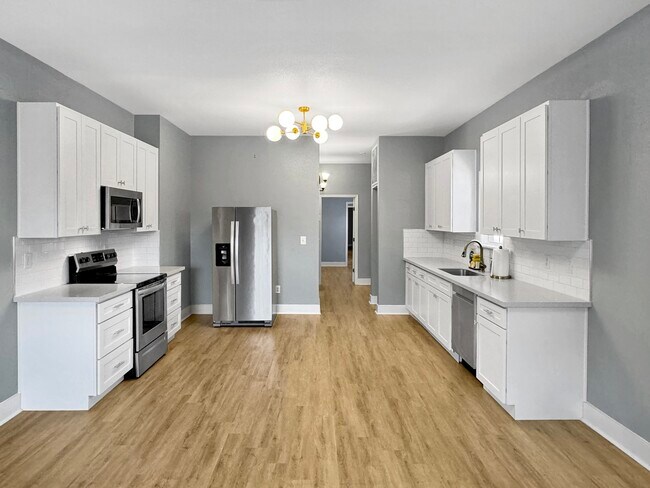 Building Photo - 2901 Castiglione St