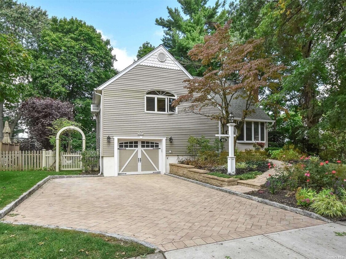 Foto principal - 48 Revere Rd