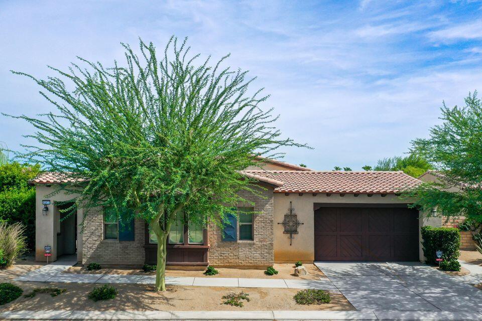 Primary Photo - 81872 Contento St