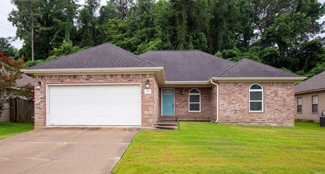 Building Photo - 558 Wisteria Dr