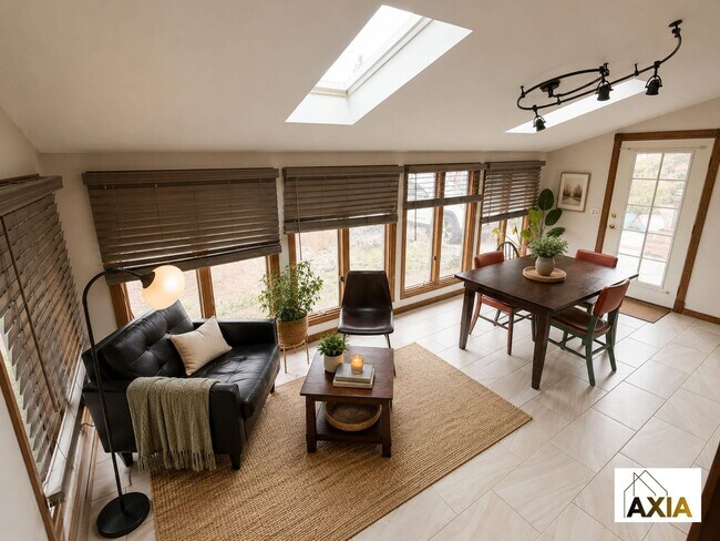 Foto del edificio - 5BD/3BA in Martin Acres w/a Backyard Oasis!