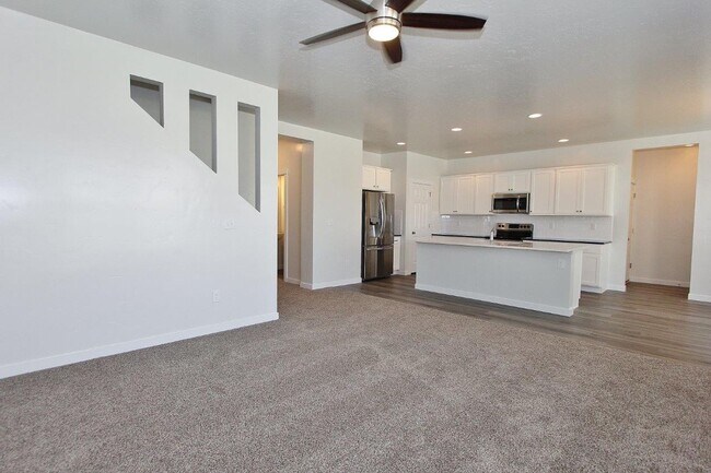 Foto del edificio - Immaculate & Spacious home in West Meridian