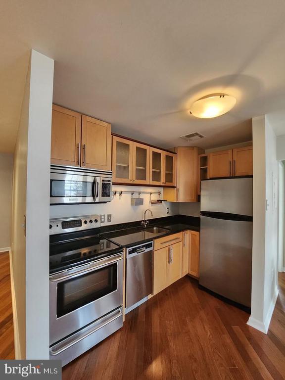 Foto del edificio - 10 W All Saints St