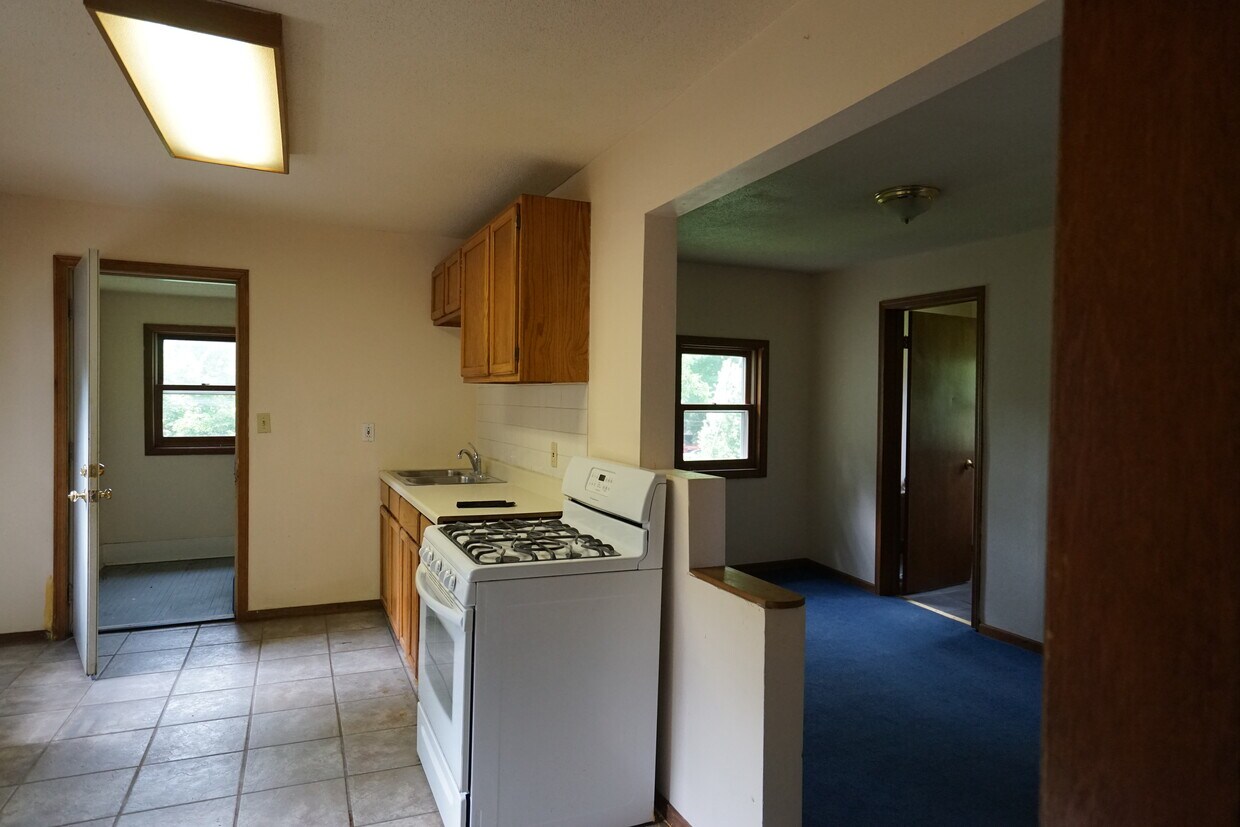 KITCHEN - 626 N Court St