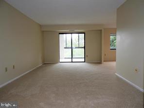 Building Photo - 15100 Interlachen Dr