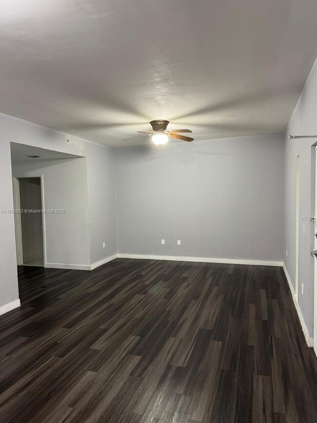 Building Photo - 954 SW 36th Ct