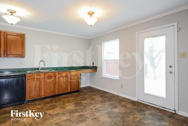 Building Photo - 10964 Sweetsen Rd