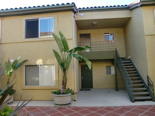 Foto del edificio - 7425 Charmant Dr