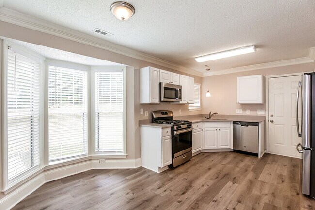 Foto del edificio - 10021 Northwoods Forest Dr