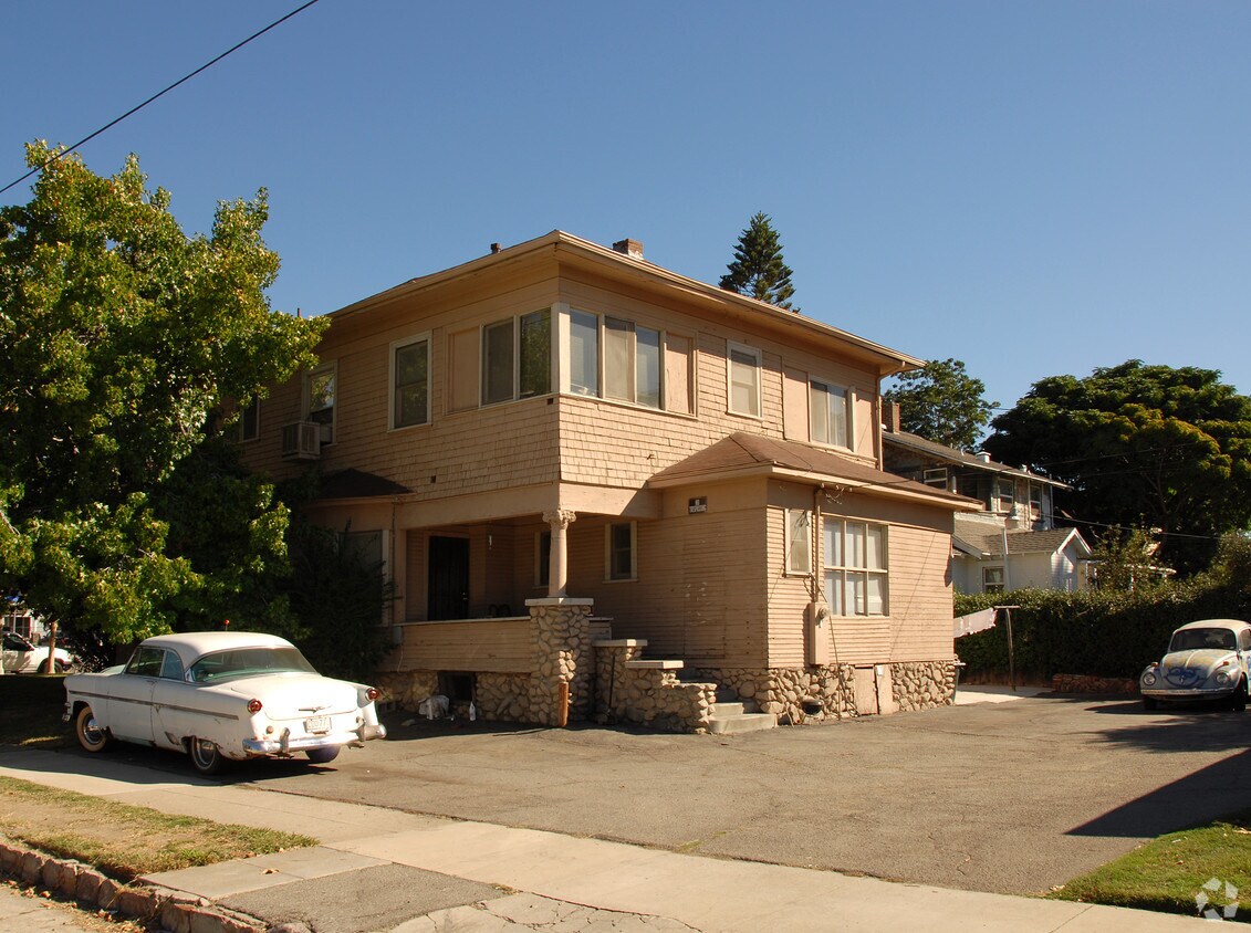 Primary Photo - 310 E Alvarado St