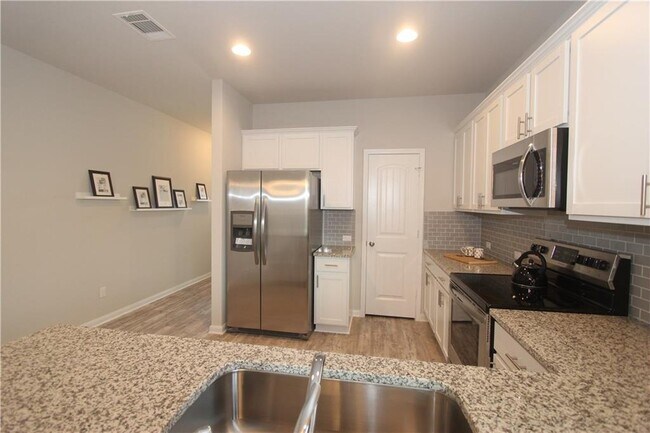 Foto del edificio - 457 Galway Bay Ln
