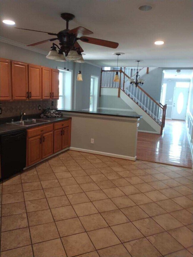 Building Photo - 4410 Wrenwood Ave