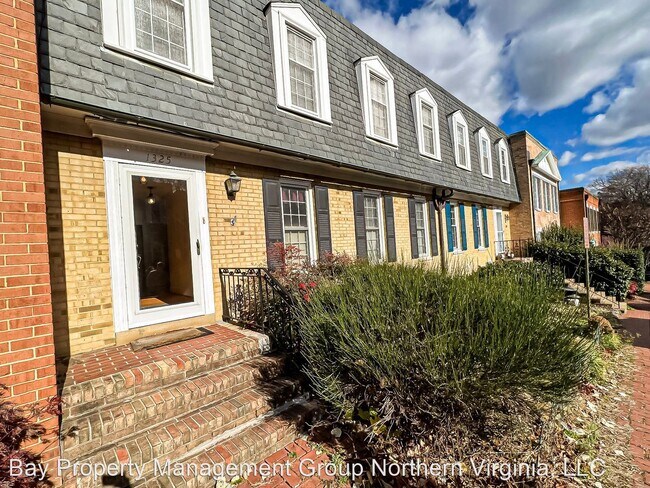 Foto del edificio - 4 br, 3 bath House - 1325 N Lynnbrook Dr
