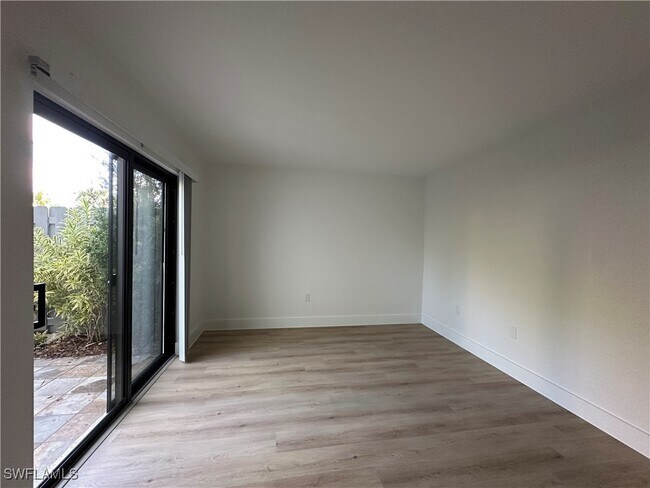 Foto del edificio - 6308 Sugar Bush Ln
