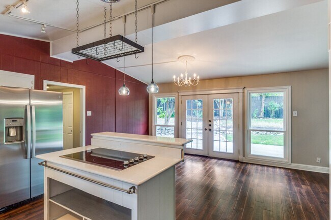 Foto del edificio - MID-CENTURY MODERN IN MACARTHUR PARK