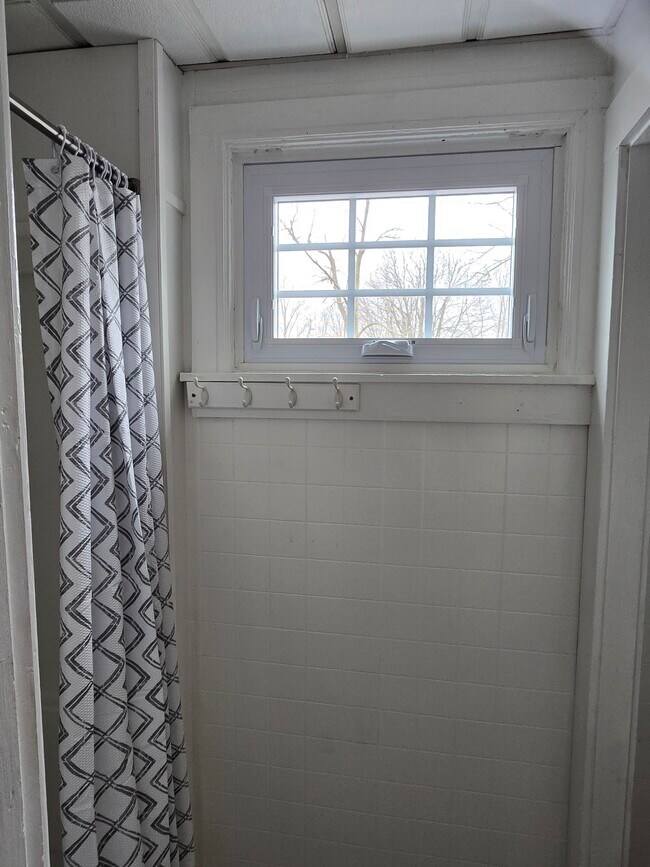 Foto del edificio - 129 E Main St