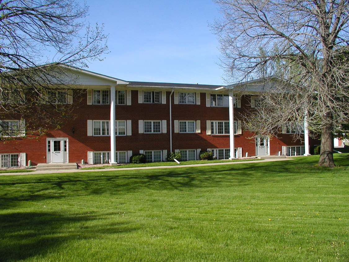 Primary Photo - 4363 Lincoln Way