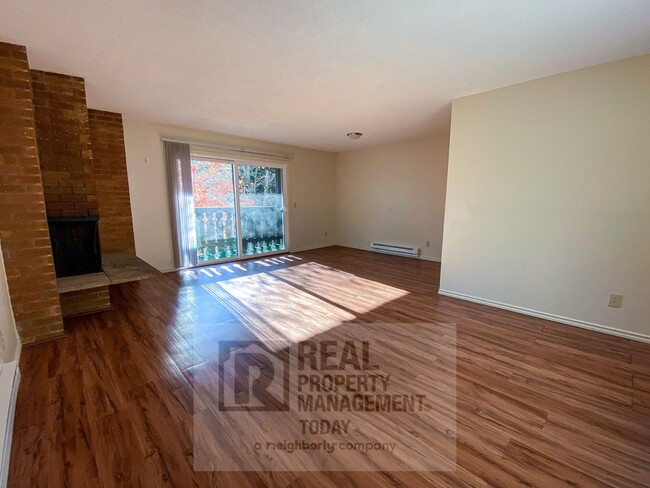 Building Photo - Charming 2 Bedroom, 2 Bathroom + Office Ap...
