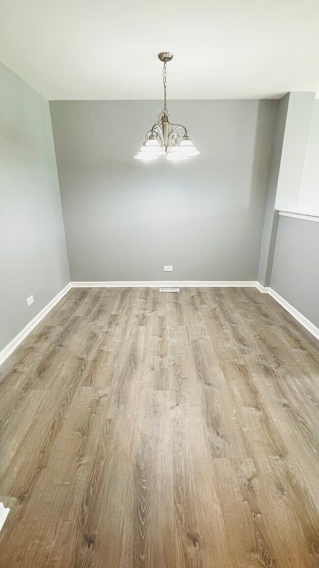 659 Lincoln Station Dr, Oswego, IL 60543 House Rental in Oswego, IL