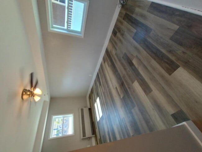 Building Photo - 1059 Midland Ave